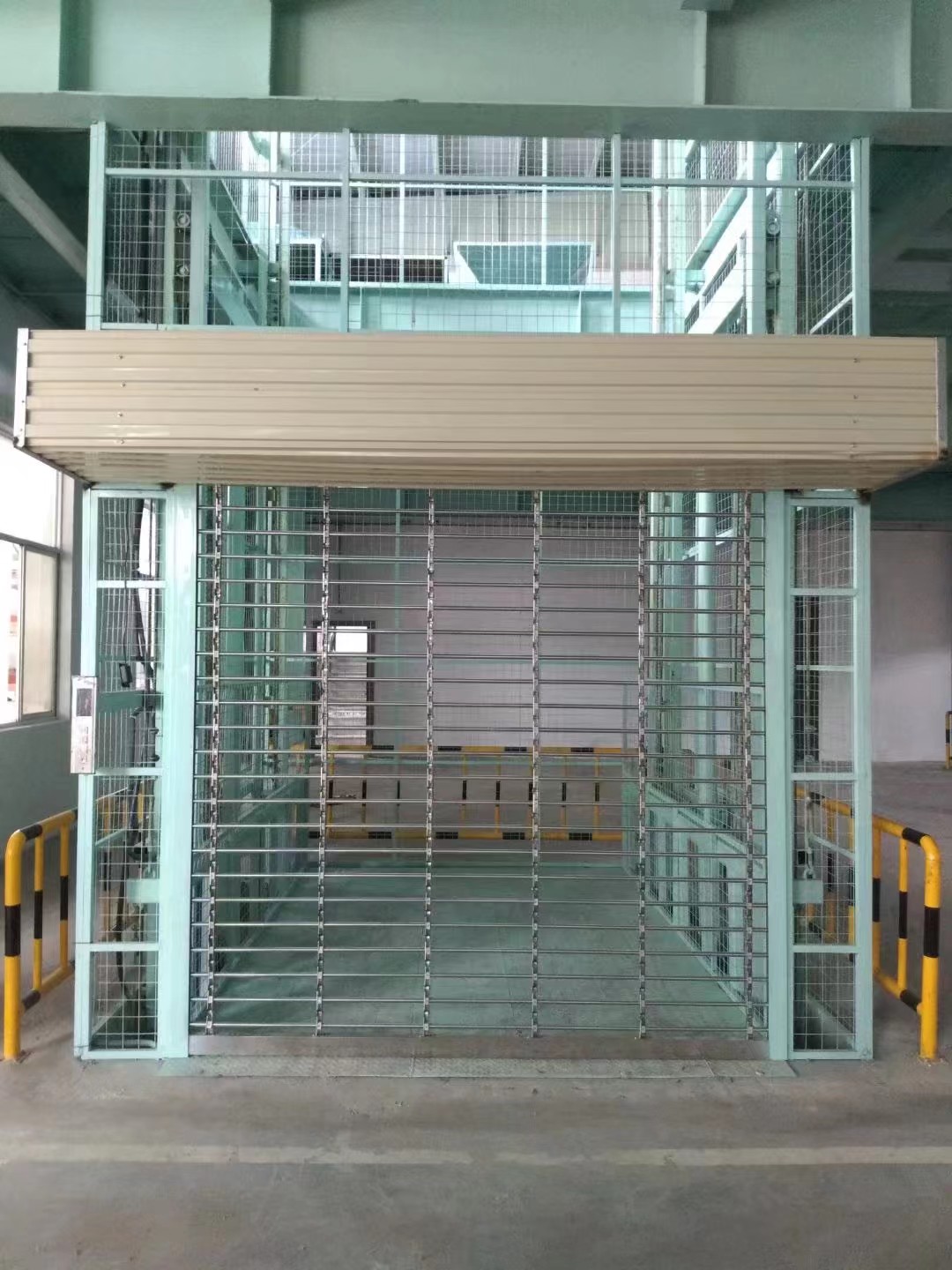 卷簾門式升降貨梯